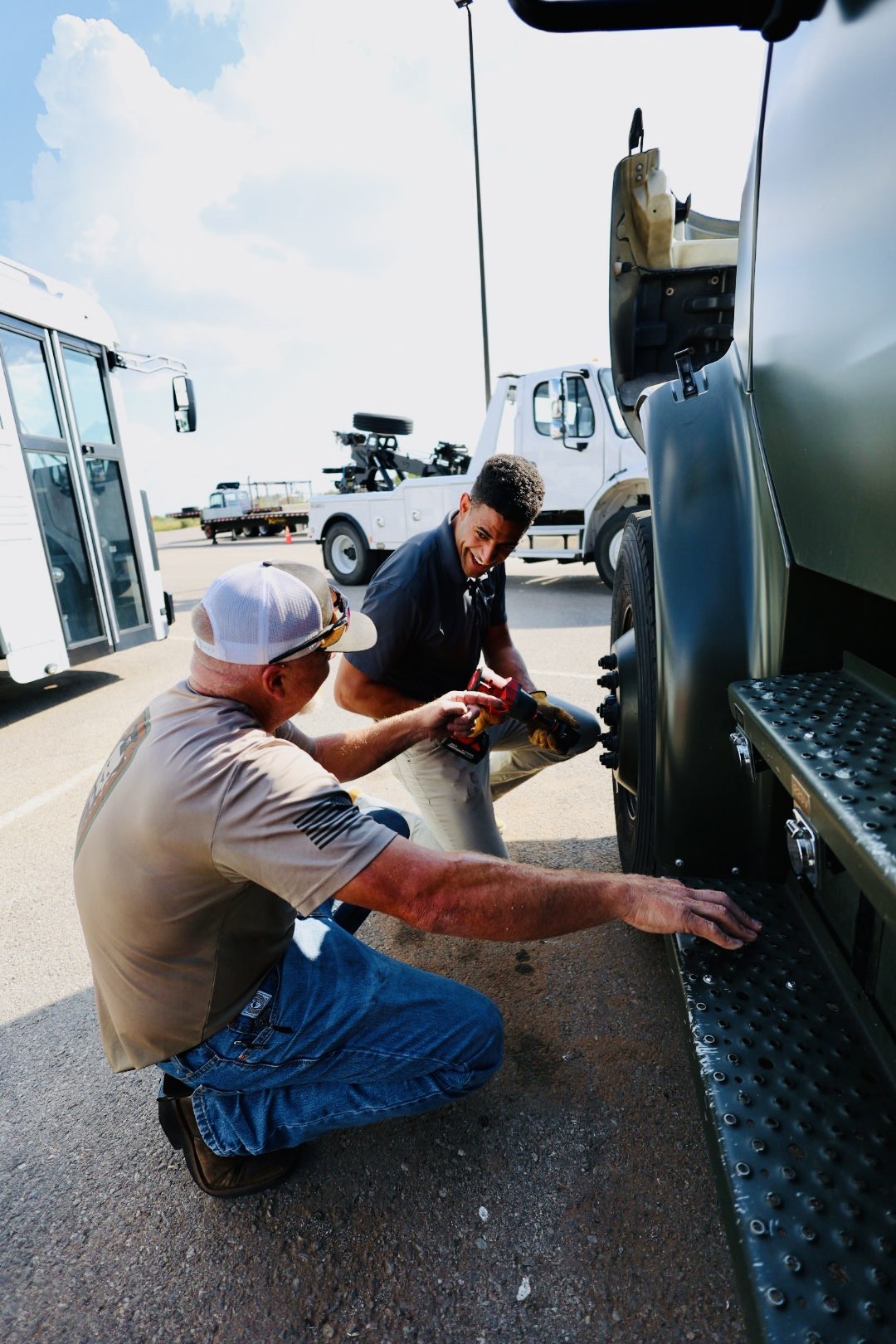 Knowledge transfer platform with expert guidance